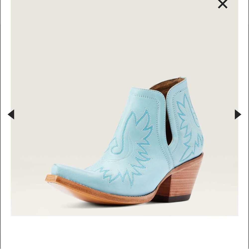 Ariat Dixon Bootie in Tiffany Blue. Size 6.5 B (medium). Style #: 10044482